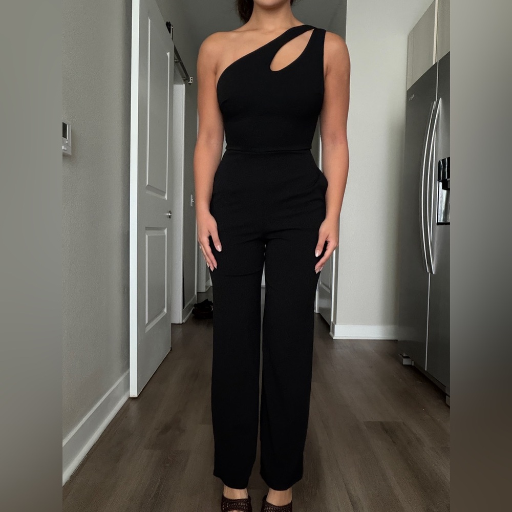 Chic One-Shoulder Black Jumpsuit new